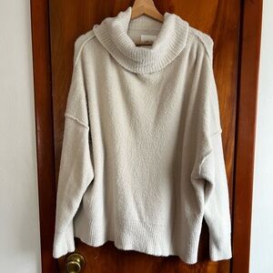 NWOT Aerie Buttercream Turtleneck Sweater, Size L